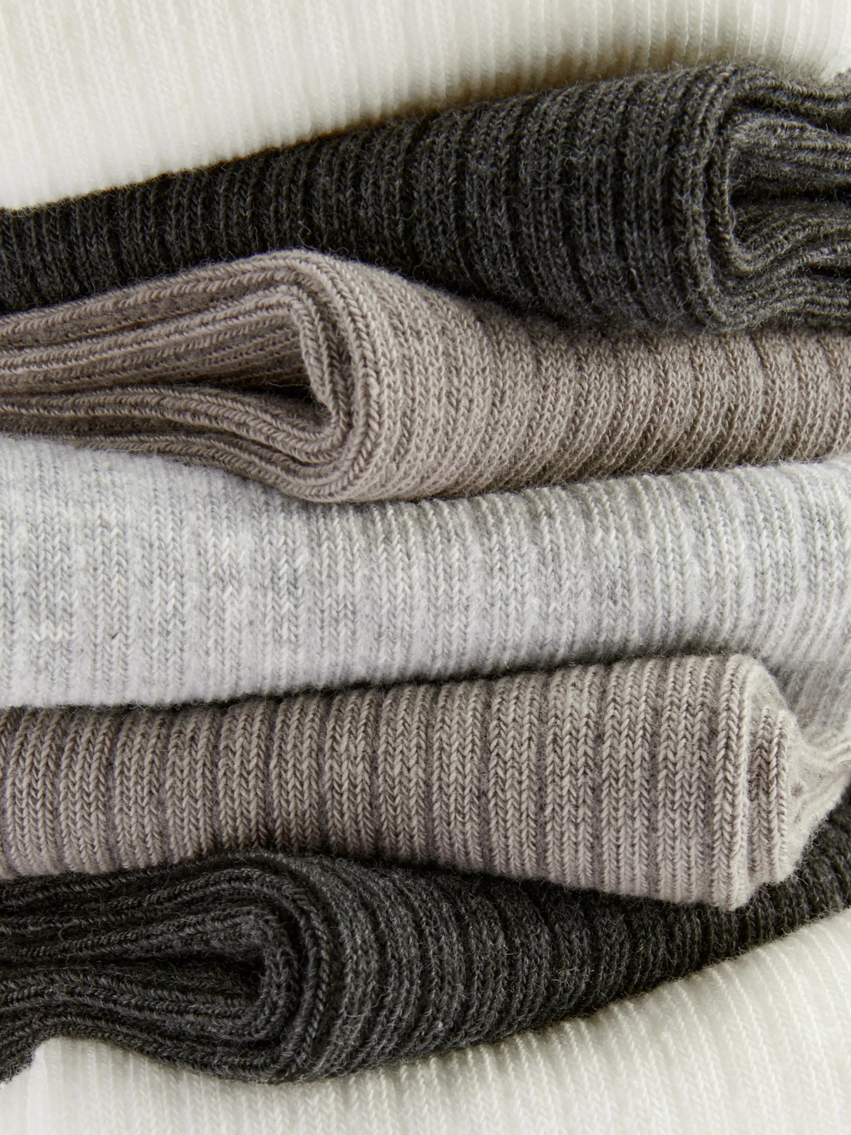 Lot De 7 Paires De Chaussettes De Sport Côtelées Ton Sur Ton-Primark Discount
