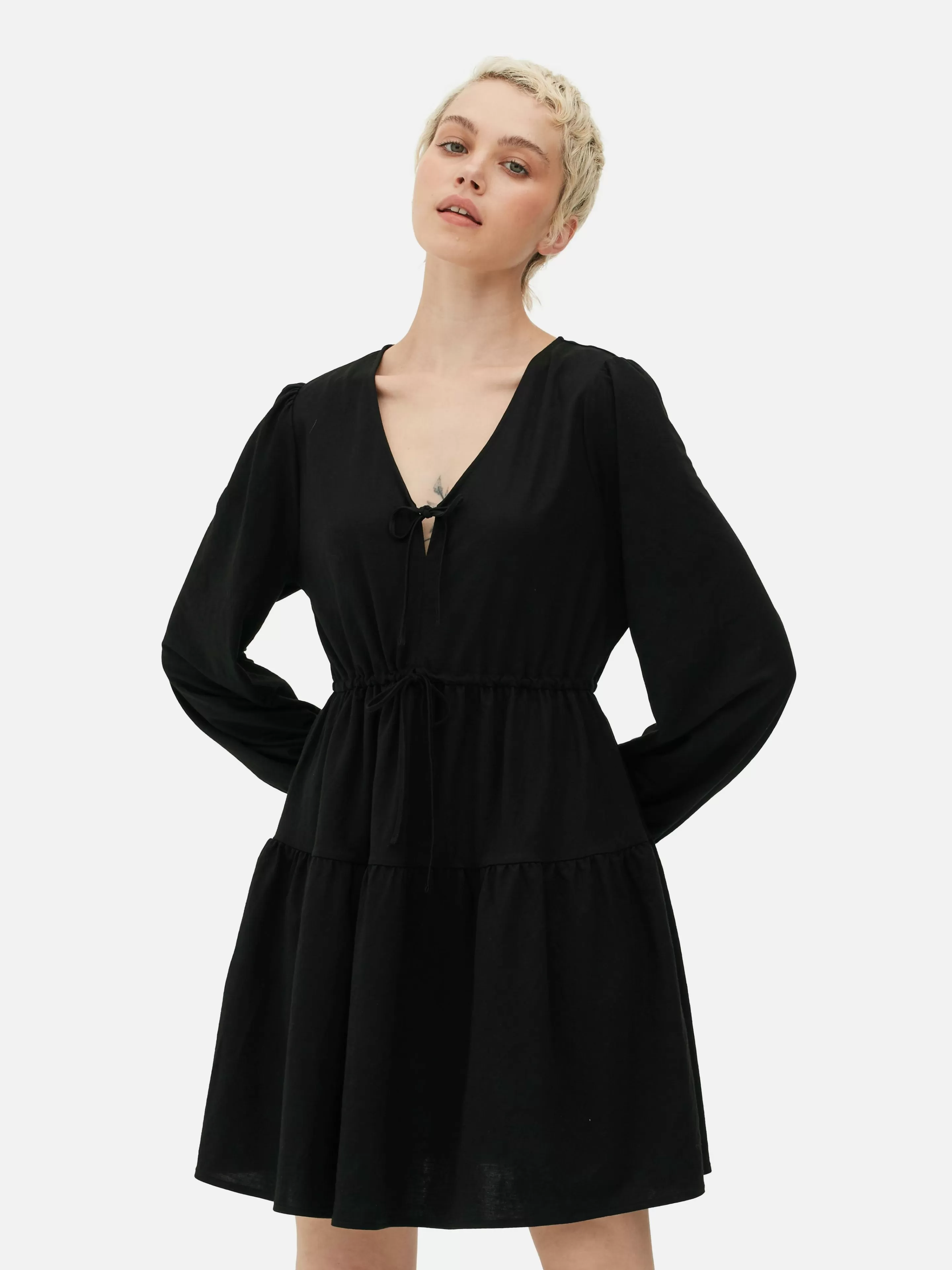 Mini Robe à Smocks Avec Col En V Et Liens à Nouer-Primark Store